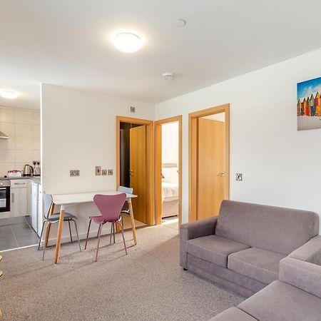 Beautiful 2-Bed Apartment In Ilfracombe Exterior photo